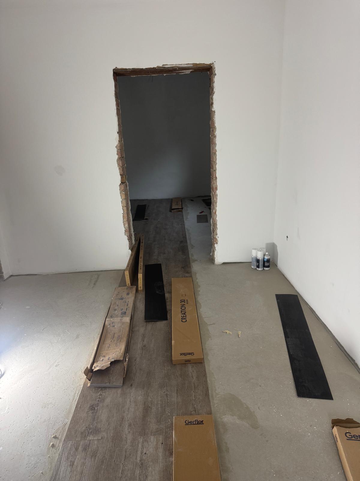Vinylboden-Verlegung mit Gerflor Creation 30 Dielen im Altbau